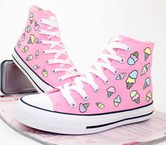 Mode Converse, Painted Canvas Shoes, Mode Kawaii, Painted Canvas, Prom Shoes, Painted Shoes, Best Sneakers, Harajuku Fashion, High Top Shoes