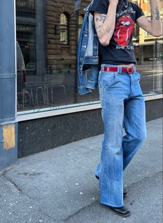 Men’s 70s Rock Fashion, Vintage 70s Outfits Men, Men’s 90s Grunge Fashion, 80's Style Men, Men’s Fashion 90s, 70s Man Aesthetic, 70s Outfits Men Casual, 70s Rock Style Men, 70s Men Aesthetic