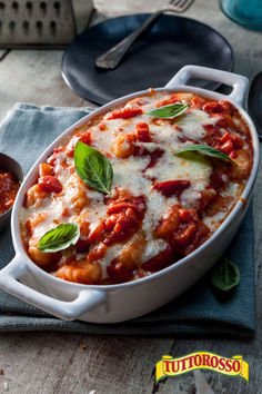 Baked Gnocchi in Pomodoro Sauce Hamburg Casserole, Italian Casseroles, Corn Quinoa, Vegetable Casseroles, Pomodoro Sauce, Italian Meals, Monthly Menu, Baked Gnocchi, Italian Night