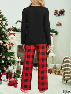 Bjux - Fashionable Womens Two-Piece Set: Chic V Neck T-shirt and Stylish Plaid Wide Leg Pants Outfit for Casual Wear Fitted Casual Holiday Sets, Casual Fitted Holiday Sets, Casual Holiday Matching Set, Casual Fitted Sets For Holiday, Plaid Wide Leg Pants Outfit, Plaid Wide Leg Pants, Wide Leg Pants Outfit, Leg Pants Outfit, Fall Care