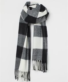 Scarf With Fringe, Winter Fashion Outfits Casual, Winter Fashion Outfits, Winter Accessories, Outfits Aesthetic, Fashion Company, Winter Scarf, Aesthetic Clothes, Hogwarts