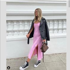 Bloggers Fav Zara Maxi Silk Dress Very Cute Converse With Dress, Maxi Silk Dress, Silk Dresses Outfit, Trainers Converse, Converse Bag, Casual Silk Dresses, Slip Dress Outfit, Pink Slip Dress, Pink Silk Dress