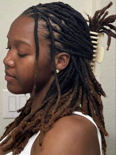 Dyed Ends Locs, Pencil Locs, Small Medium Locs Black Women, Locs Peekaboo, Loc Highlights Black Women, Locs With Highlights, Peekaboo Locs, Layered Locs, Loc Sizes