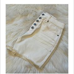 This Is A Pair Of Brand New With Tags Mudd High Rise Midi Exposed Button Denim Shorts. Ecru. Size 5. 98% Cotton, 2% Spandex. Mudd Jeans, Embroidered Denim Shorts, Mid Waist Jeans, Vintage Denim Shorts, Midi Denim, Stretch Denim Shorts, White Jean Shorts, Floral Jeans, Mid Rise Shorts