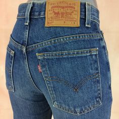 "Size 27 Vintage Levis 517 Women's Wide Leg Jeans W27 L29 Mid Waisted Y2K's Distressed Faded Slim Fit Bootcut Jeans Girlfriends Jeans Mom Jeans Made In Mexico. Brand: LEVIS 517 Size On Tag marked 3 Jr. S but fits more like 27\" waist, 10.5\" rise, 22.5\" thighs, 37\" hips, 29.5\" inseam, 18\" leg opening! Fits a size 27, but check your measurements and compare the measurement with your garment. (see full measurement below) Recommended waist size: 27\" (27x29) Material :  Cotton 100% Made In Mexi Levis 517, Jean Vintage, Girlfriend Jeans, Jeans Mom, Old Jeans, Original Clothes, Jeans Bootcut, Used Clothing, Vintage Levis