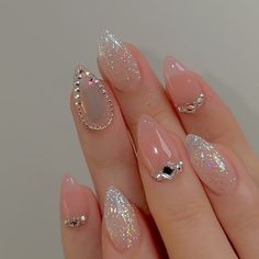 Sparkly Nail Designs, Glittery Nails, Valentine Nails, Glamour Nails, Nails Design With Rhinestones, Her Nails, Gem Nails, Sparkly Nails, Oval Nails