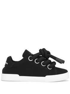 black/white two-tone design front lace-up fastening logo-print tongue branded heel counter silver-tone logo lettering round toe flat rubber sole Dolce Gabbana Sneakers, Iconic Bags, Dolce E Gabbana, Flat Boots, Exclusive Fashion, Ballet Flat Shoes, Pump Sandals, Ski Wear, Dolce & Gabbana