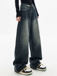 #fashion #Y2k #Baggyjeans #baggyclothes Streetwear Fashion Vintage, Baggy Boyfriend Jeans, E Girl Style, Jeans Online Store, Street Y2k, Womens Fashion Jeans, Streetwear Mode, Trendy Jeans, Jeans Outfits