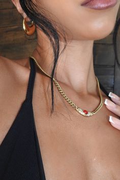 Own a piece of style history with a necklace inspired by Bella Hadid's favorite vintage Bulgari piece. Vintage Bulgari, Bulgari Necklace, Bella Necklace, Gift Inspo, Gold Aesthetic, Prom Jewelry, Nail Jewelry, Create Something, A Necklace