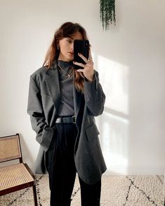 Masculine Looks For Women, Business Casual Lesbian Work Outfits, Masculine Winter Outfits For Women, Business Casual Enby, Business Casual Tomboy, Grunge Business Casual Edgy, Masculine Work Outfit For Women, Gender Neutral Professional Attire, Business Casual Gender Neutral