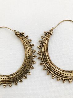 Beautiful etched brass hoops on brass ear wire. DETAILS: Brass Hoops Size: 2.5”L x2” W Can be worn daily, brass will require occasional polishing. Ships with sample polishing cloth. *Packaged for gift giving. *Sold individually. Vintage Hip Hop, Brass Hoops, Brass Jewelry, Jewellery Designs, Ear Wire, Tulum, Gift Giving, Belts, Makeup Looks