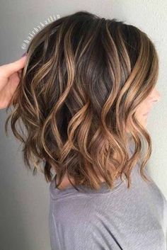 Balayage Lob, Medium Brown Hair, Short Brown Hair, Highlights Hair, Caramel Hair, Highlights Brown Hair, Hair Medium, Balayage Brunette, Penteado Cabelo Curto