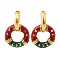 Enamel Gold Hoop Earrings | From a unique collection of vintage hoop earrings at https://www.1stdibs.com/jewelry/earrings/hoop-earrings/ Rings Luxury, Bold Rings, Jewelry Luxury, Earrings Clip, Ear Candy, Colorful Earrings, Green Enamel, Gold Enamel, Gold Hoops