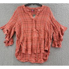 Vince Camuto Ruffled Sleeve Top Women'S L Apple Red Plaid Pullover Style V-Neck Vince Camuto Ruffled Sleeve Top Women's L Apple Red Plaid Pullover Style V-Neck Retail $79.00 Elevate Your Casual Wardrobe With This Stylish Vince Camuto Ruffled Sleeve Top In Apple Red Plaid. The Pullover Style Blouse Features A Flattering V-Neckline And Collarless Design, Making It Perfect For Any Occasion. The Flutter Sleeves And Breathable Blended Fabric Add A Touch Of Femininity And Comfort, While The Elbow Spring Plaid V-neck Blouse, Plaid V-neck Tops For Fall, Casual Plaid Blouse With Ruffles, Trendy Plaid V-neck Top, Plaid V-neck Blouse For Work, Plaid V-neck Blouse For Fall, Fall Plaid Top With Ruffles, Fall Ruffled V-neck Tops, Fall Plaid Ruffled Tops