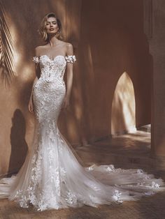 Enzoani Wedding Dress Enzoani: Unity Enzoani Blue, Black Tie Dress Wedding, Australian Brides, Bride Groom Dress, Exotic Fashion, Lace Mermaid, Dress Order, Mermaid Gown, Little White Dresses