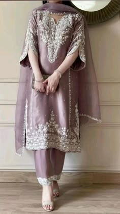 Designer Suits For Wedding, Stylish Kurtis Design, Pakistani Fashion Party Wear, Modest Dresses Casual, Dress Design Patterns