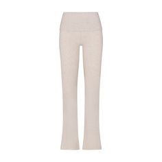 Find SKIMS Cotton Jersey Foldover Pant on Editorialist. Your go-to pant for looking cute and feeling comfy. Our beloved lounge style features a comfortable folded waist that adds a feminine touch to your looks at home and on the go. Made with our signature soft, breathable jersey fabric that enhances your curves and comfort. Pair with a SKIMS Cotton Jersey tee or tank for a selfie-worthy set. Fits true to size. Cute Lounge, Cute Sweatpants, Lounge Style, Flare Legging, Clothing Staples, Jersey Pants, Sorority Outfits, Cute Everyday Outfits, Back To School Outfits