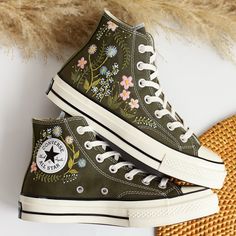 '' Custom Embroidered Converse High Tops 1970s, Garden Flowers Embroidery Shoes Custom, Daisy Embroidered Wedding Sneakers Custom, Personalized Bridal Shoes '' 🍀 Price includes Converse Shoes and Floral Embroidery Designs as shown 🍀 🍀 Shoe Type: Converse 1970s 🍀 Shoe color: 6. Green_1970s 1. DETAILS 🍀 You can send me your Converse, Vans, canvas shoes or I can buy them for you. Custom-ordered embroidered Vans and Converse shoes, please wait another 2-4 days. Each pair is hand embroidered to order, please make sure you put in the correct shoe size before you check out. The embroidery is meticulous and does not fade. 🍀 You will receive Vans and Converse shoes with floral embroidery designs as above. 2. PERSONAL EXPRESSION 🍀 Create your unique vibe by your own design of embroidery! In a Embroidered Converse High Tops, Boty Converse, Embroidered Vans, Cute Converse Shoes, Mode Converse, Bridal Sneakers, Embroidered Converse, Cute Converse, Wedding Converse