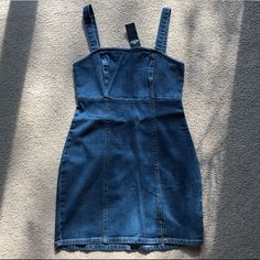 Hollister Women Blue Denim Jean Sleeveless Dress Size Small Stretch New Fitted Size Small New With Tags Fitted Medium Wash Denim Dress With Spaghetti Straps, Trendy Medium Wash Sleeveless Mini Dress, Sleeveless Medium Wash Denim Dress, Sleeveless Denim Mini Dress In Medium Wash, Dark Wash Fitted Sleeveless Mini Dress, Fitted Sleeveless Denim Vest In Medium Wash, Dark Wash Sleeveless Denim Vest, Medium Wash Denim Dress With Spaghetti Straps, Sleeveless Dark Wash Denim Vest