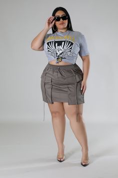 Living For It Skirt – GitiOnline Plus Size Mini Skirt Outfit, Plus Size Mini Skirt, Jesenia Perez, Mini Skirt Outfits, Khaki Skirt, Girl Sign, Miniskirt Outfits, Stretch Skirt, Skirt Outfits