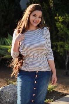 Good morning beauties! Our Chantal top is available now! Womans Outfit, Preggo Fashion, Blouse Casual Fashion, Modesty Outfits, Denim Wear, Blouse Casual, Church Outfits, Beautiful Long Hair, Fashion Girl