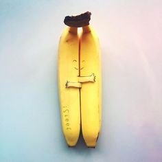 a banana with a stick sticking out of it's side that says i see