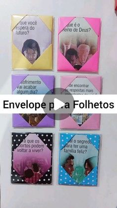 a group of people standing in front of a wall with pictures on it and the words envelope pa follhetos