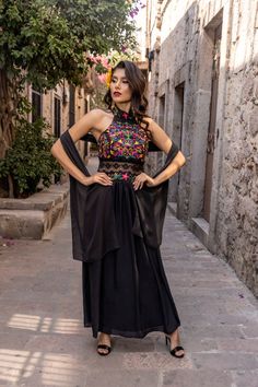 Floral Halter Dress. Floral Embroidered Dress. Latina Fashion Dress. Mexican Style Dress. Mexican Formal Dress. Bridesmaid Dress. Bohemian. - Etsy Latina Fashion Dresses, Dress Latina, Mexican Style Dresses, Floral Halter Dress, Latina Fashion, Floral Embroidered Dress, Dress Bridesmaid, Mexican Style, Dress Floral