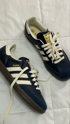 Adidas samba Night Navy / Cream Looks Adidas, Adidas Samba Outfit, Samba Outfit, Stile Hijab