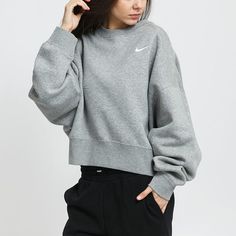 CK0168-063 Light Grey Hoodie, Sport Logos, Nike Casual, Round Logo, Sports Logo, Grey Hoodie, Fleece Hoodie, Hooded Sweatshirts, Nike Women