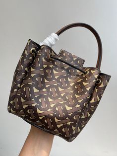 A+ Excellent Quality copies; This is a premium quality c*lone , similar like the original ones, even no one can judge either it's a c*lone or original. Contact us if you've any questions in your mind. Casual Backpack, Burberry Bag, Satchel Bags, Brunei, Luxury Bags, Designer Shoes, Fashion Bags, Clutch Bag, Paper Bag