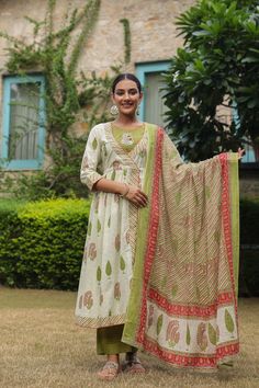 This beautiful  Handblock Kurta suit  set with Dupatta is the most comfortable and classy Indian outfit. Soothing cotton fabric in this Jaipuri block print makes it very elegant. The pants a comfort fit with elastic band that makes the pants roomy. 3/4th sleeves and A line kurta make it comfortable to wear for long hours , can be accessorised and worn at occasions . Specially handmade with love for you by the local Artisans of Jaipur , Rajasthan , India !  Size chart in pictures  Model is wearin Jaipuri Print, Kurta Set With Dupatta, Print Block, Indian Salwar Kameez, A Line Kurta, Anarkali Kurta, Kurta With Pants, Hand Block Print, Jaipur Rajasthan