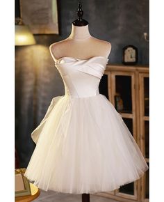 Get 10% off now! Buy elegant satin and tulle short homecoming party dress at cheap price online. Free stable shipping and pro custom service since 2009. Champagne Homecoming Dresses, Dama Dresses, White Homecoming Dresses, Satin Tulle, Short Party Dress, Satin Short, Bridal Party Dresses, Short Homecoming Dress, Short Prom Dress