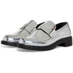 Steve Madden Leif Silver Metallic Loafers - New In Box Step Into These Tailored Steve Madden Leif Loafers For Your Everyday Casual Styling. Its Upper, Lining, And Footbed Are Crafted From Comfortable Pu Material. Slip-On Style. Slight Block Heels. Round Toe Silhouette. Silver Leather Loafers For Work, Silver Flat Loafers For Work, Silver Round Toe Loafers For Work, Modern Silver Loafers With Round Toe, Classic Silver Loafers For Formal Occasions, Classic Silver Loafers For Formal Wear, Silver Flat Heel Loafers For Work, Silver Slip-on Loafers For Office, Silver Closed Toe Leather Loafers