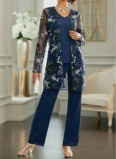 Pant Suits For Women Wedding, Dressy Pants Outfits, Mother Of The Bride Trouser Suits, Dressy Pant Suits, Plus Size Pant Suits, Mother Of The Bride Fashion, Mother Of The Bride Suits, Wedding Pantsuit, Wedding Pants