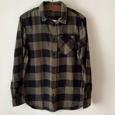 H&M Nwt Flannel Button Down Buffalo Check Shirt. Size 20. Black Collared Flannel Shirt With Buttons, Black Collared Flannel Shirt, Black Collared Flannel Shirt For Winter, Black Cotton Flannel Shirt With Buttons, Black Winter Flannel Shirt With Button Closure, Black Flannel Shirt With Button Closure, Black Long Sleeve Cotton Flannel Shirt, Flannel Snap Button Shirt, Casual Cotton Flannel Shirt With Snap Buttons