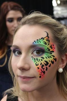 Artist Andrea Coletti. Fast and fun face painting Carnaval Make-up, Festival Face Paint, Face Painting Tips, Adult Face Painting, Cheek Art, Girl Face Painting, Painting Face, Festival Face