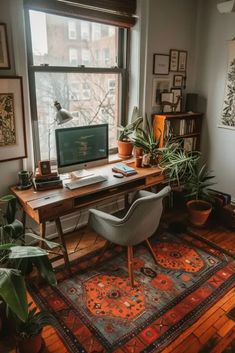 Work Room Design Home, Walk Through Office Space, Work Room Ideas Home, Office Styling Ideas, Hone Desk, Work From Home Desk Inspiration, Small Office Room Decor, Small Office With Plants, Apartment Interior Inspiration