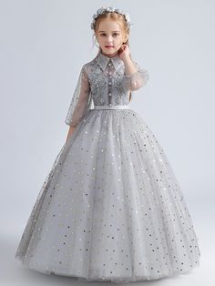 Kemedress will certainly combine trend-driven ideas with a keen understanding of our diverse clients. This Splendid dress is designed and also handmade with the outright finest focus to detail. Sequin Flower Girl Dress, Splendid Dress, Dress Anak, Kids Dress Wear, Girls White Dress, White Flower Girl Dresses, Fashion Sketches Dresses, Sketches Dresses