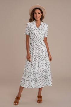 White Short Sleeve V Neck Rayon Floral Maxi Dress Dresses With Tennis Shoes, Fancy Short Dresses, Spring Dresses Women, Flowy Maxi Dress, Midi Dress Casual, Summer Dress Outfits, Leather Dresses, White Short, Women's Summer Fashion