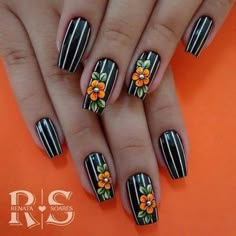 Nails Black Design, Nails Design Spring, Flower Nail Designs, Floral Nail Art, Super Nails, Trendy Nail Design, Flower Nail Art, Best Nails, Nails Black