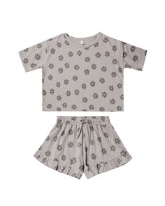 This set is the perfect set for summer days! It includes the softest drop shoulder top and shorts with ruffle detail at the hem. Rylee and Cru is designed in the US and produced overseas. – 95% cotton and 5% elastane – Machine wash cold and tumble dry low (minor shrinkage may occur if tumble dried) Floral Cloud, Shorts Matching Set, Rylee And Cru, Drop Shoulder Top, Lavender Floral, Matching Shorts, Track Shorts, Purple Lavender, Daisy Print