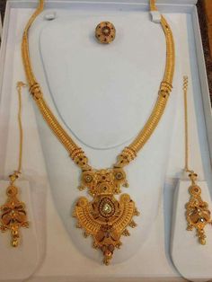 Long Gold Necklace Designs Latest, Gold Necklace Designs Latest, Long Gold Necklace, Hand Chain Jewelry, Pretty Jewelry Necklaces, Gold Jewelry Simple Necklace, Gold Necklace Indian Bridal Jewelry