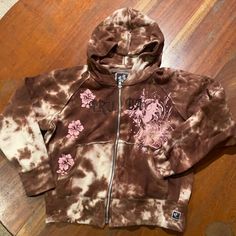 Brown Tie Dye Zip Sweatshirt With Light Pink Tropical Flowers. Size Is Large. New Without Tags. Never Worn Because It Was Always Too Small. Cute Brown Tops For Playwear, Casual Pink Sweatshirt For Playwear, Pink Tropical Flowers, Brown Tie Dye, Tie Dye Sweats, Pink Tropical, Brown Tie, Aruba, Tropical Flowers