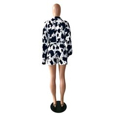 Printed Long-sleeved Shirt and Shorts Set Casual Fall Vacation Sets, Casual Printed Collared Set, Casual Printed Long Sleeve Sets, Casual Short Sleeve Sets For Fall, Casual Long Sleeve Printed Sets, Casual Spring Collared Sets, Casual Printed Sets For Day Out, Casual Long Sleeve Sets For Spring, Casual Long Sleeve Sets For Work