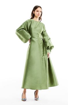 Long sleeve mikado dress with side pleats Mikado Dress, Vogue Wallpaper, Lisa Dress, Green Formal Dresses, Dresses Elegant, Bridal Couture, Wedding Outfit, High Fashion, Ready To Wear