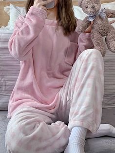 Rosa Pálido  Collar   A cuadros,Liso Conjunto Pantalón Embellished No-Elástico Invierno Winter Pajama Sets, Cozy Winter Pajamas, Big Tshirt Pajamas, Classy Pjs For Women, Cutesy Pajamas, Cute Pink Pjs, Casual Pastel Goth, Cute Winter Pjs, Cozy Pajamas Aesthetic