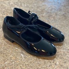 Size 8.5 Wide New In Box Style: N625 Jr. Tyette Tap Shoes Capezio Shoes, Tap, Tap Shoes, Women Shoes, Women Shopping, Black