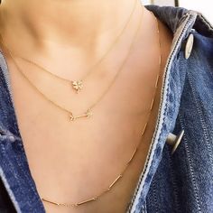 A four leaf clover for luck, an arrow for ambition and a Unity Chain for your loved ones - what could be sweeter? Use these necklaces to tell your "neck story". Symbol For Luck, Cute Arrow, Four Leaf Clover Necklace, Romantic Jewellery, Clover Necklace