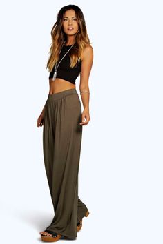 Basic Pin Tuck Soft Wide Leg Pants | boohoo Style Inspiration 30s, Summertime Outfits Classy, Outfits That Accentuate The Waist, Alternative Style Women, Beachy Chic Outfit, Summer Going Out Outfit Night Casual, Modern Bohemian Style Clothing, Looks For Women In 40s, Hanging Out Outfit